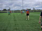 Laatste training S.K.N.W.K. JO19-1 van donderdag 30 mei 2024 (56/136)